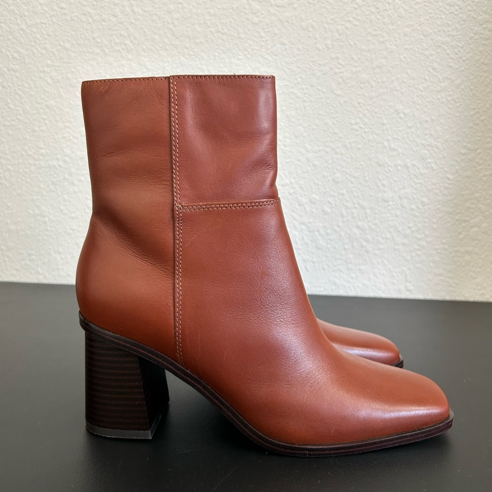 NEW MARC FISHER SIZE 8M DAIREY Cognac Square Toe Block Heel LEATHER Booties